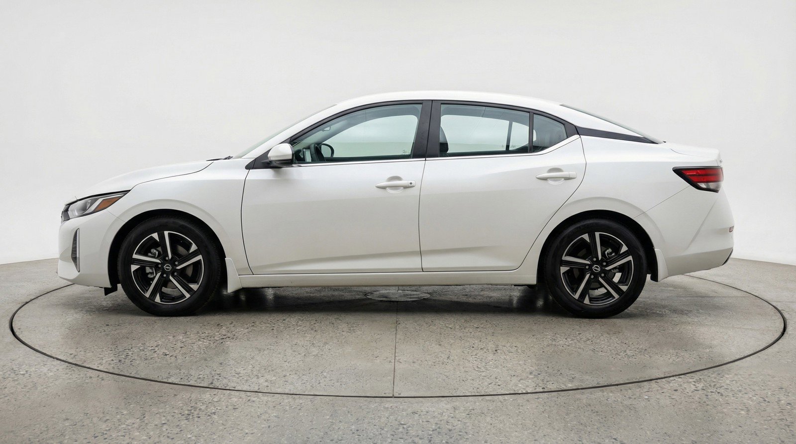 Used 2025 Nissan Sentra SV FWD image 5