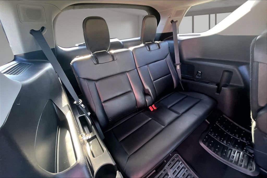 Used 2021 Ford Explorer Limited w/ Equipment Group 301A RWD image 26