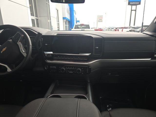 Used 2025 Chevrolet Silverado 2500 LTZ w/ LTZ Plus Package image 7