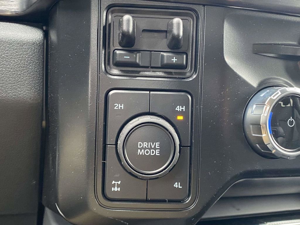 New 2026 Ford F350 Lariat w/ Black Appearance Package image 29