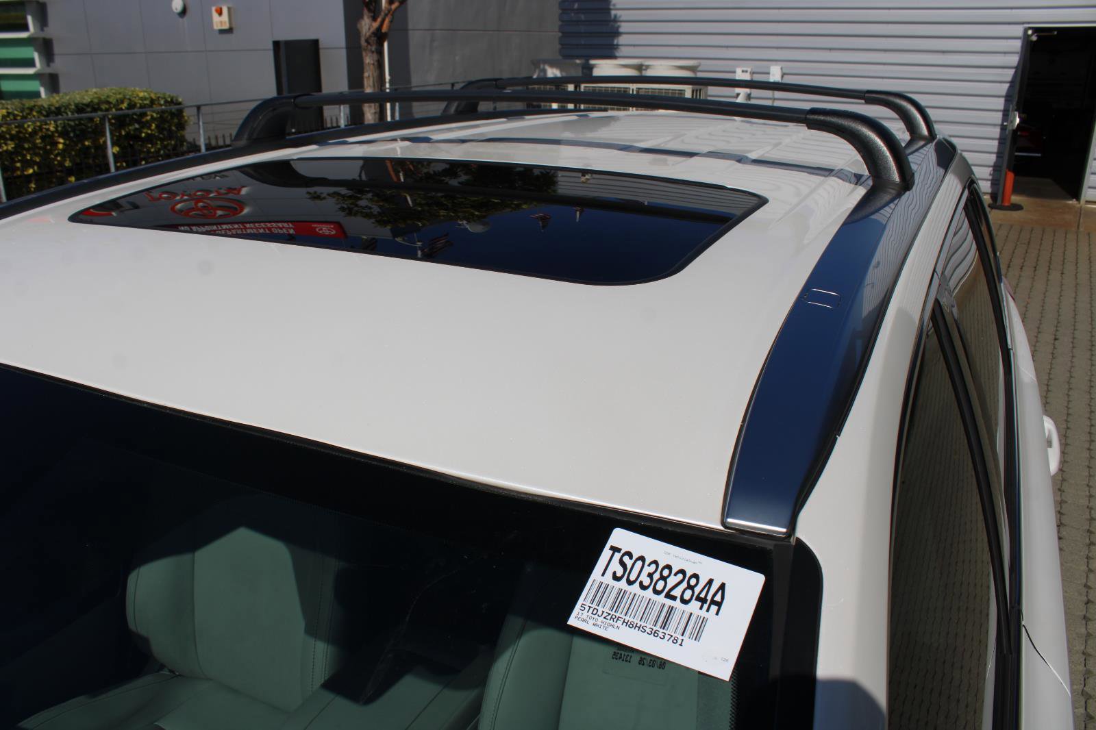 Used 2017 Toyota Highlander XLE image 11