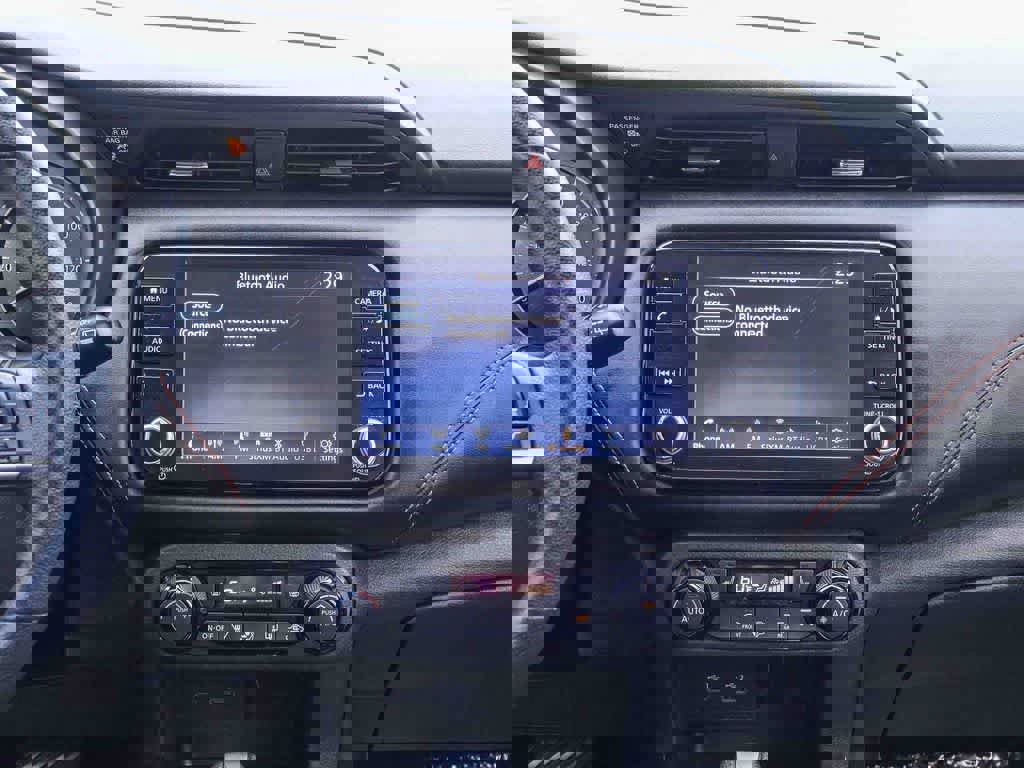 Used 2023 Nissan Kicks SR w/ SR Premium Package image 12