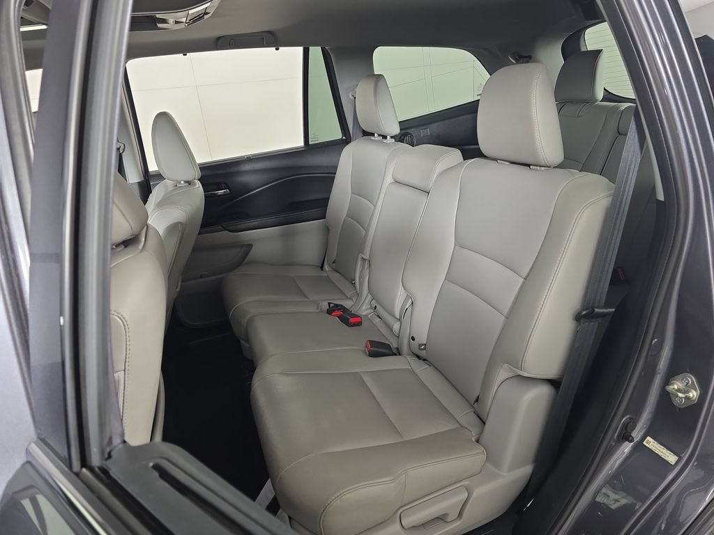Used 2016 Honda Pilot Touring image 26