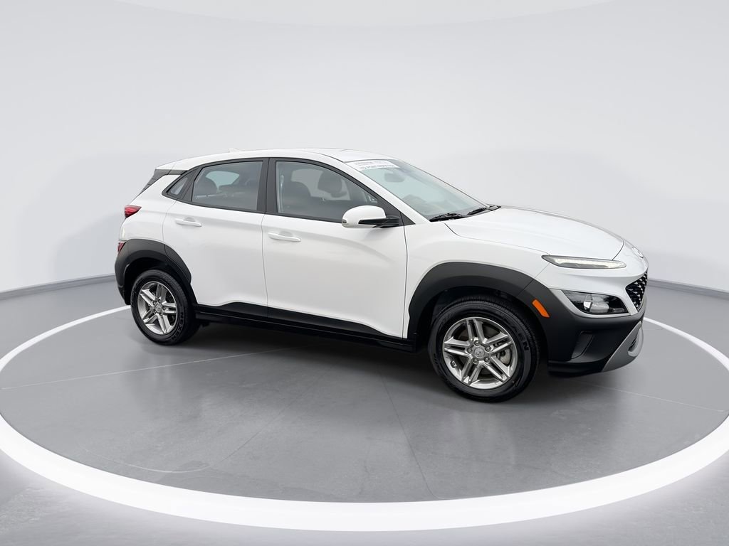 Used 2023 Hyundai Kona SE image 2