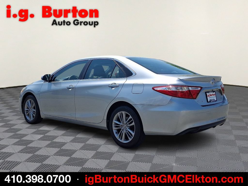 Used 2015 Toyota Camry SE FWD image 4