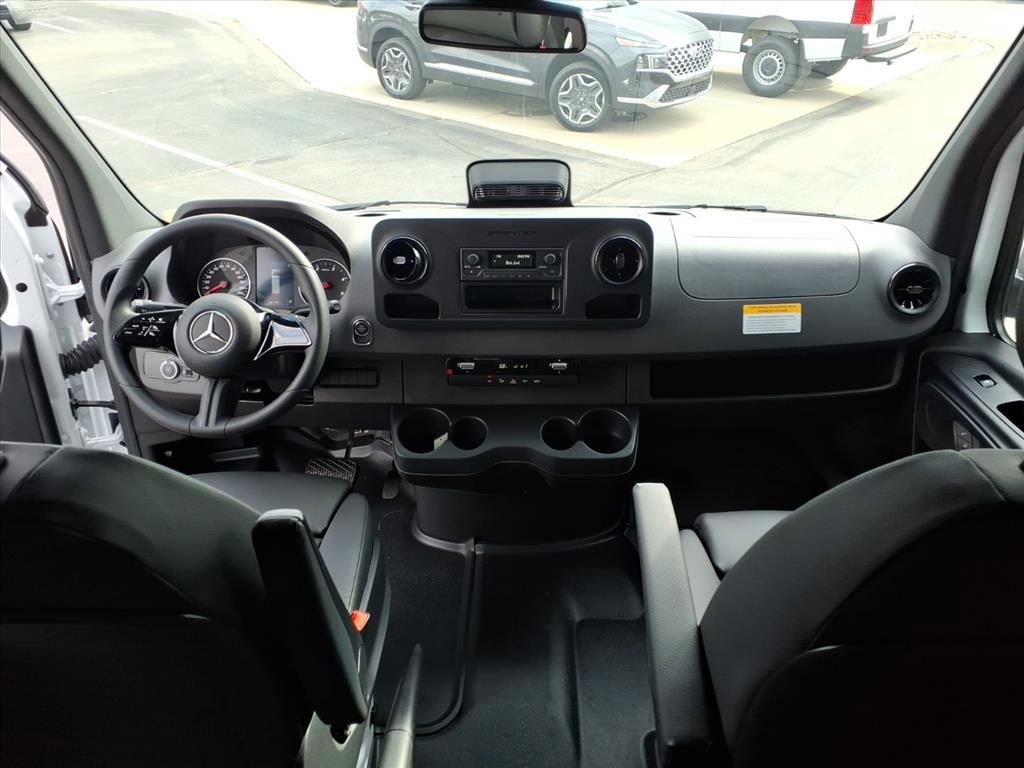New 2026 Mercedes-Benz Sprinter 2500 image 28