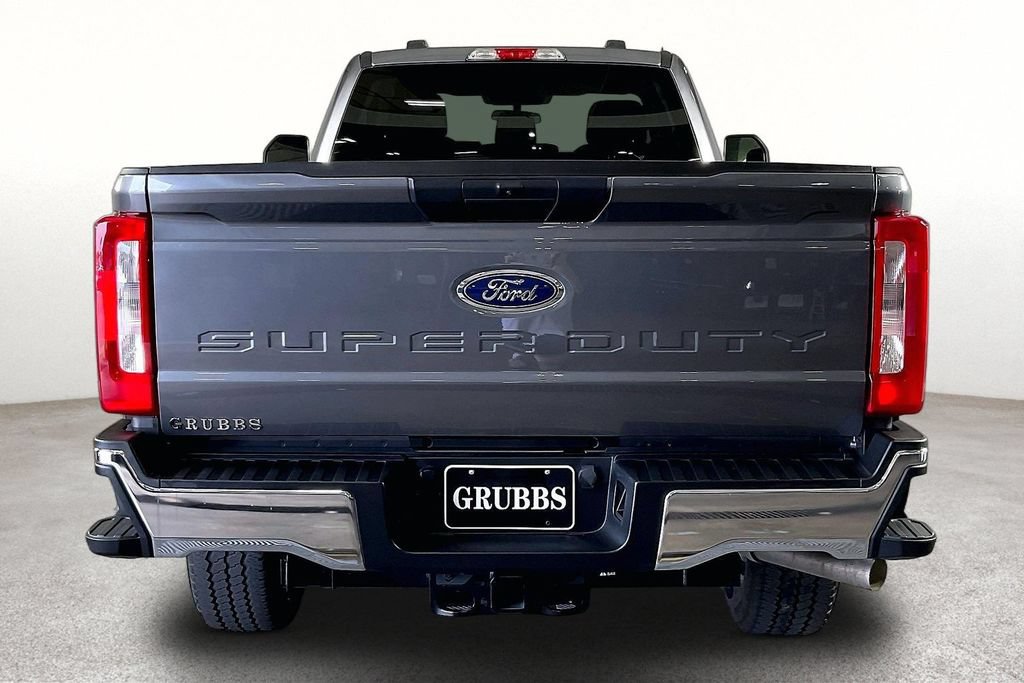 Used 2025 Ford F350 XLT w/ FX4 Off-Road Package AWD/4WD image 5