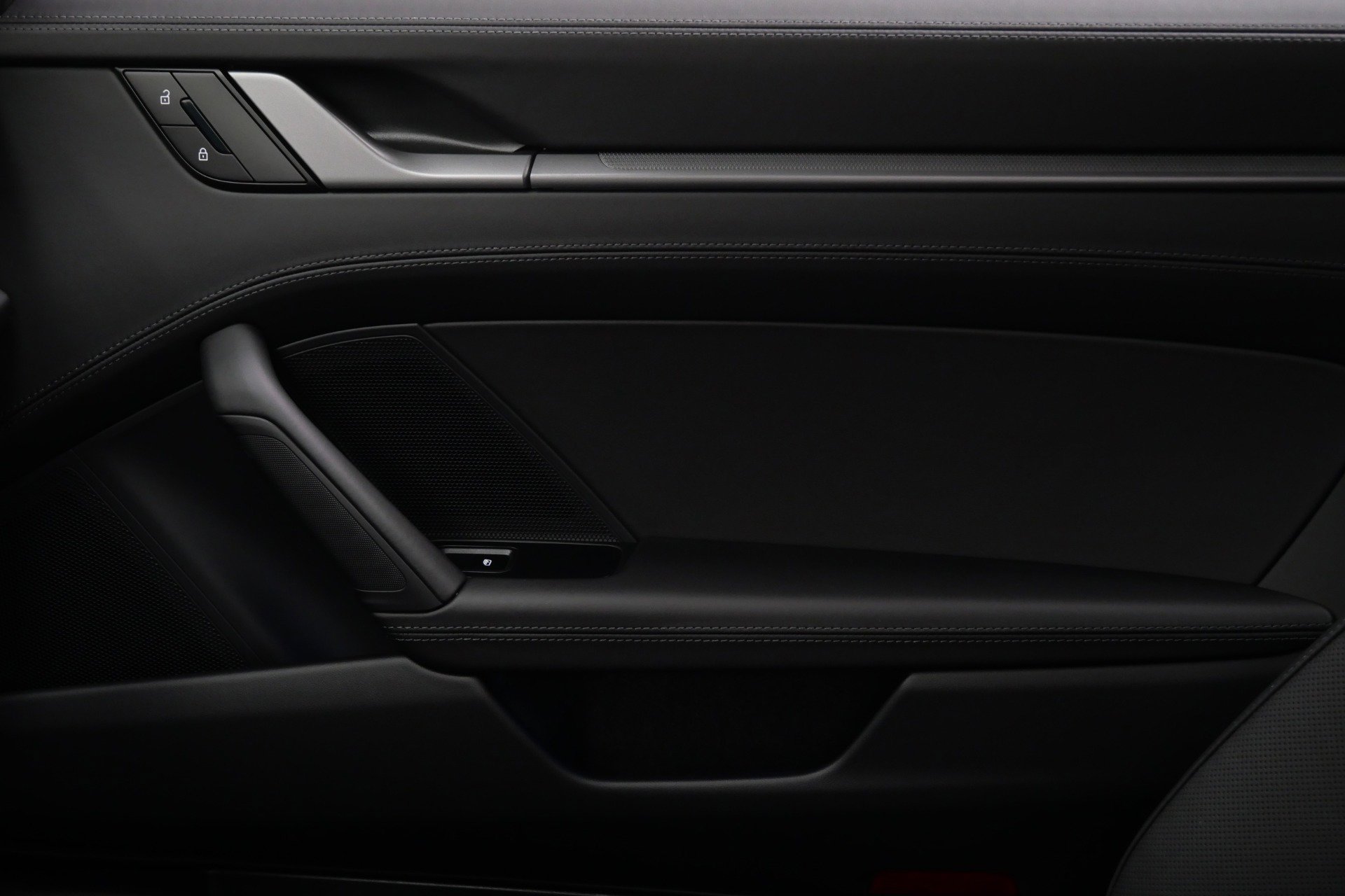 Used 2025 Porsche 911 Carrera w/ Premium Package image 34