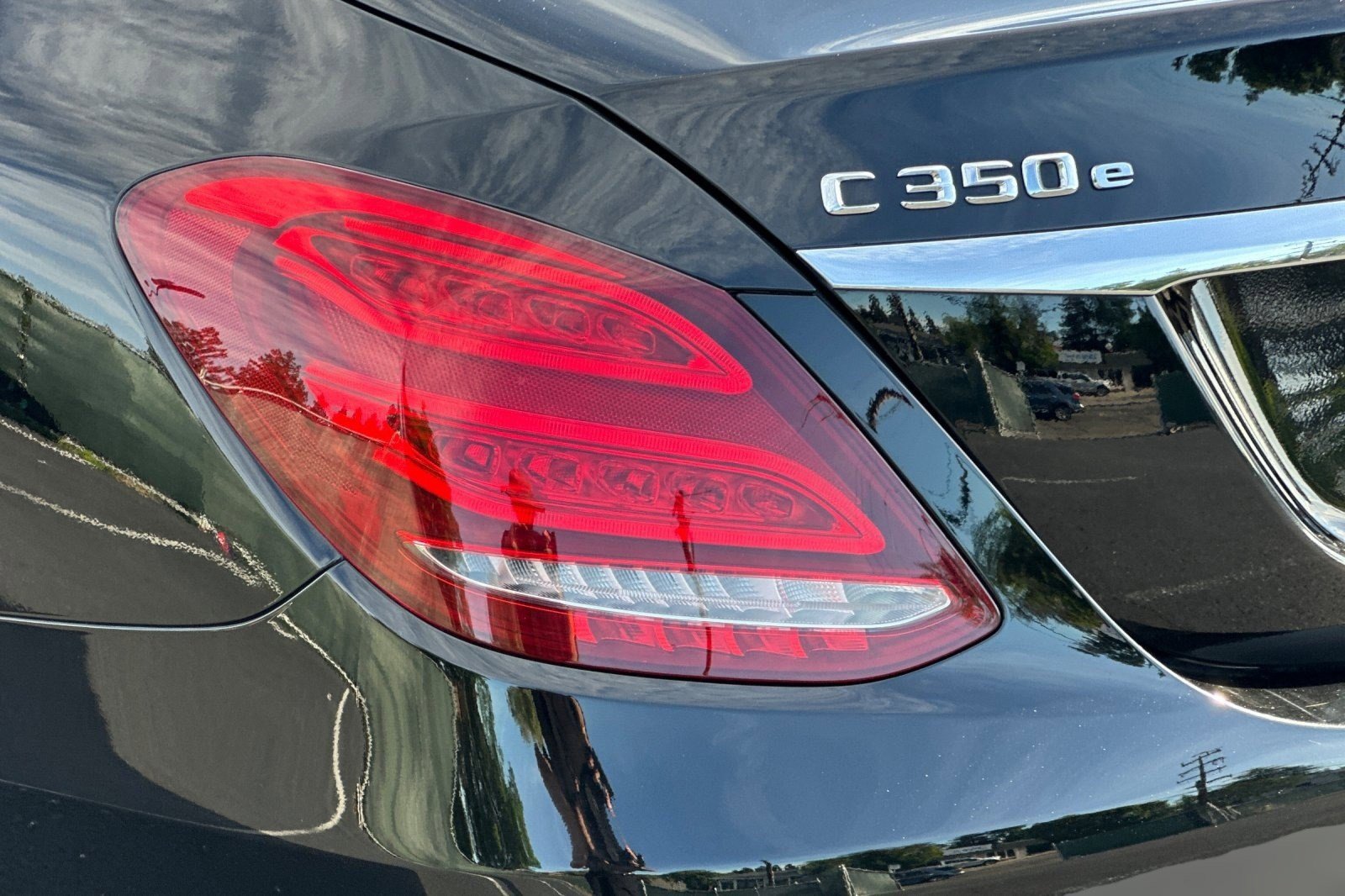 Used 2016 Mercedes-Benz C 350e Sedan image 12