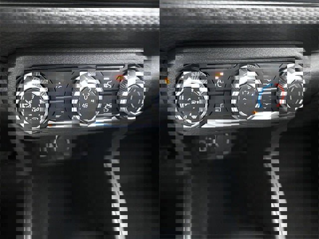 New 2025 Nissan Kicks Play S image 18