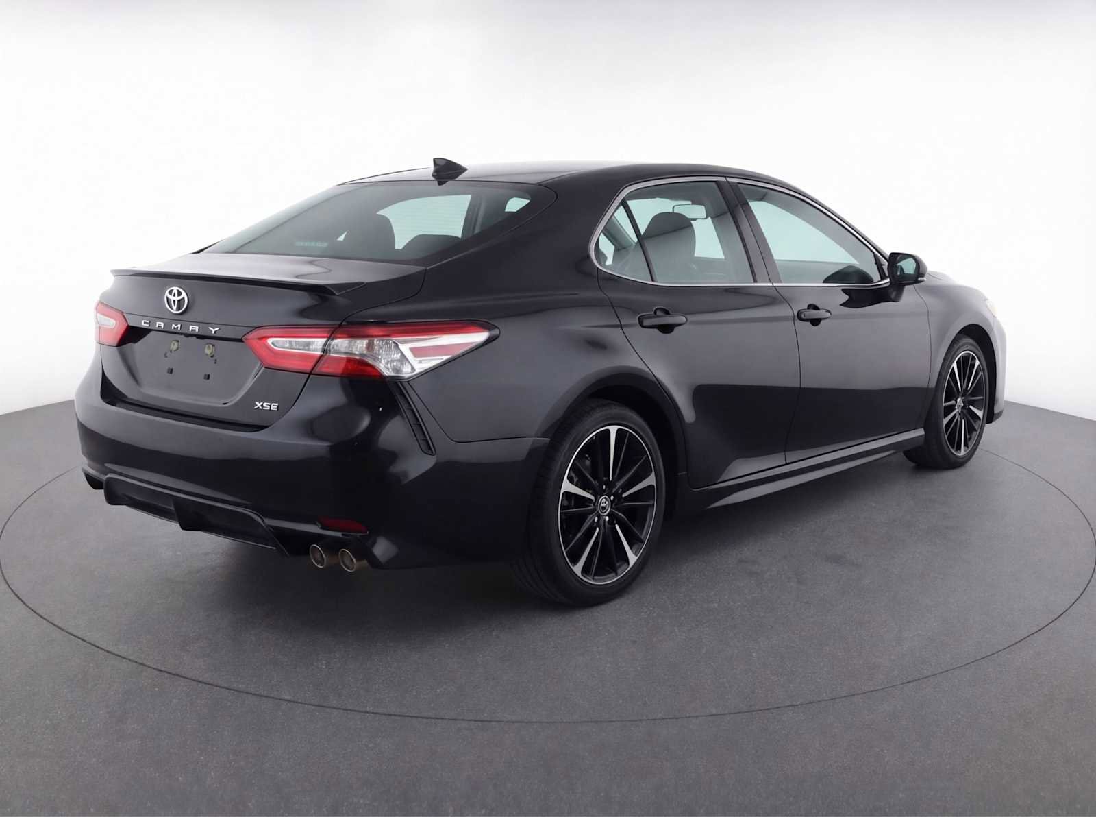 Used 2019 Toyota Camry XSE image 8