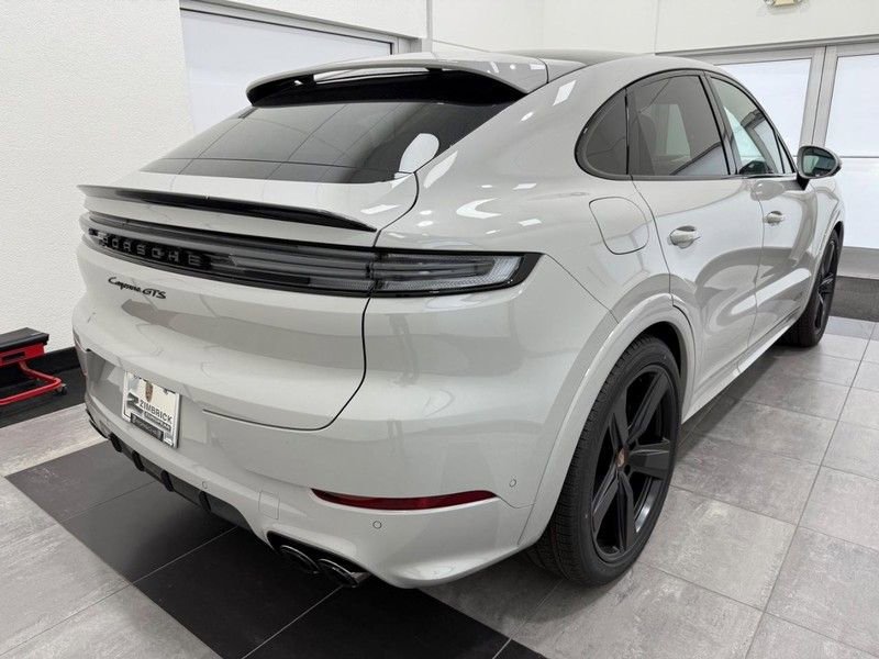 New 2026 Porsche Cayenne GTS image 7