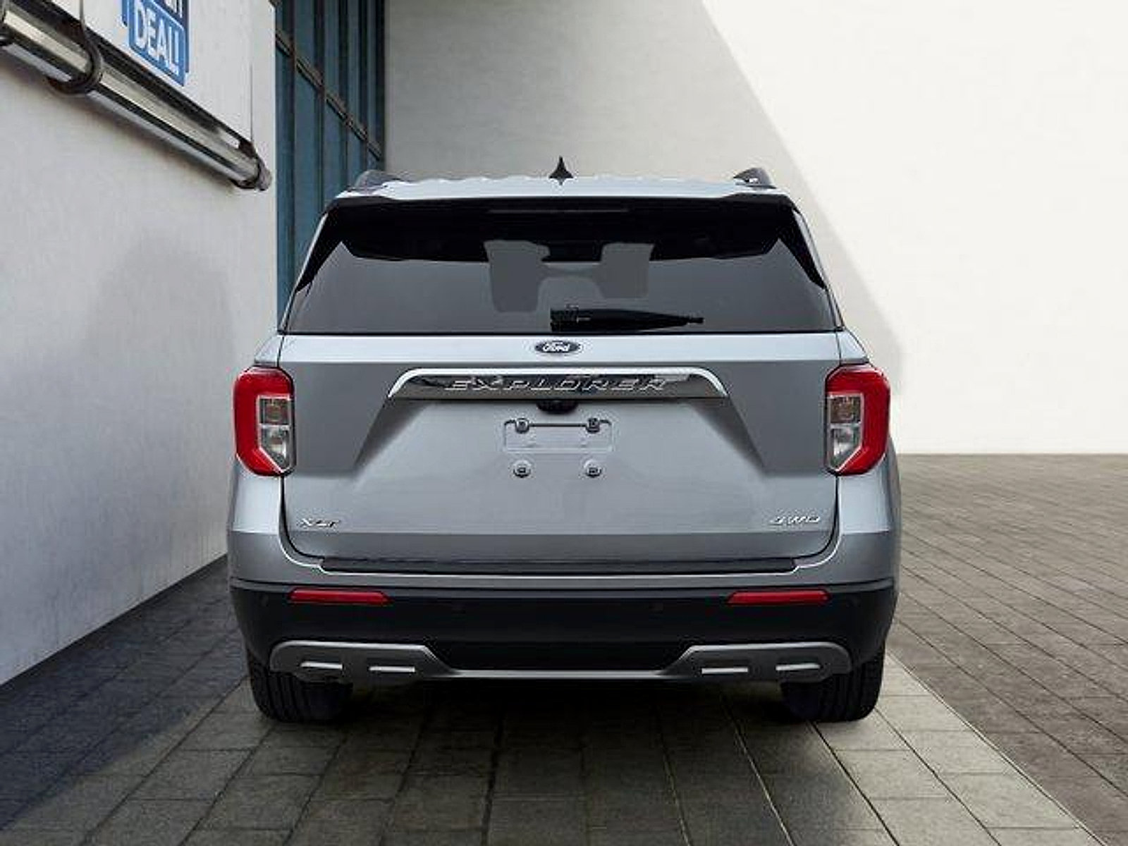 Certified 2023 Ford Explorer XLT w/ Equipment Group 202A AWD/4WD image 4