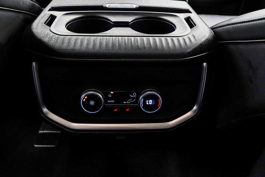 Used 2025 Ford Expedition Platinum image 20