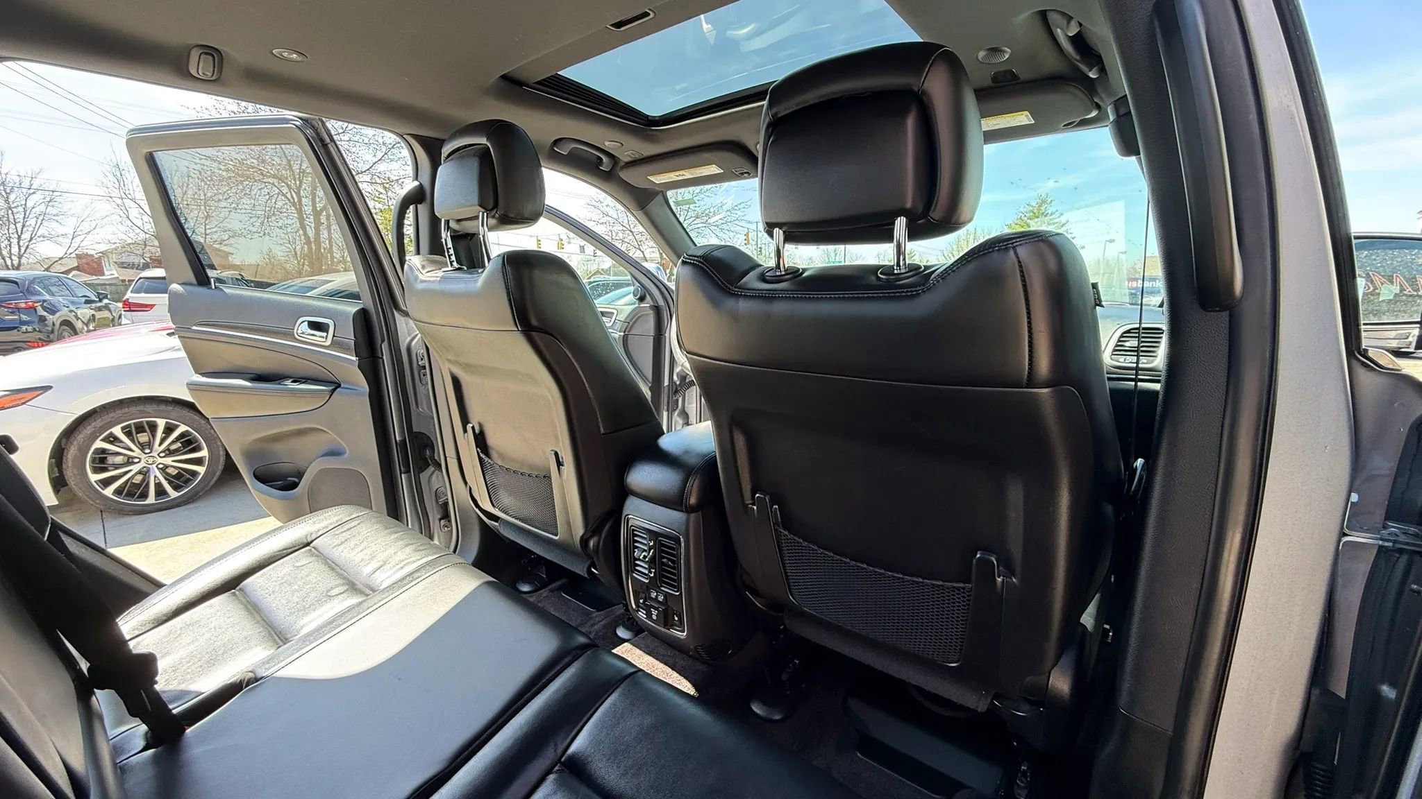 Used 2018 Jeep Grand Cherokee Limited w/ Trailer Tow Group IV image 11