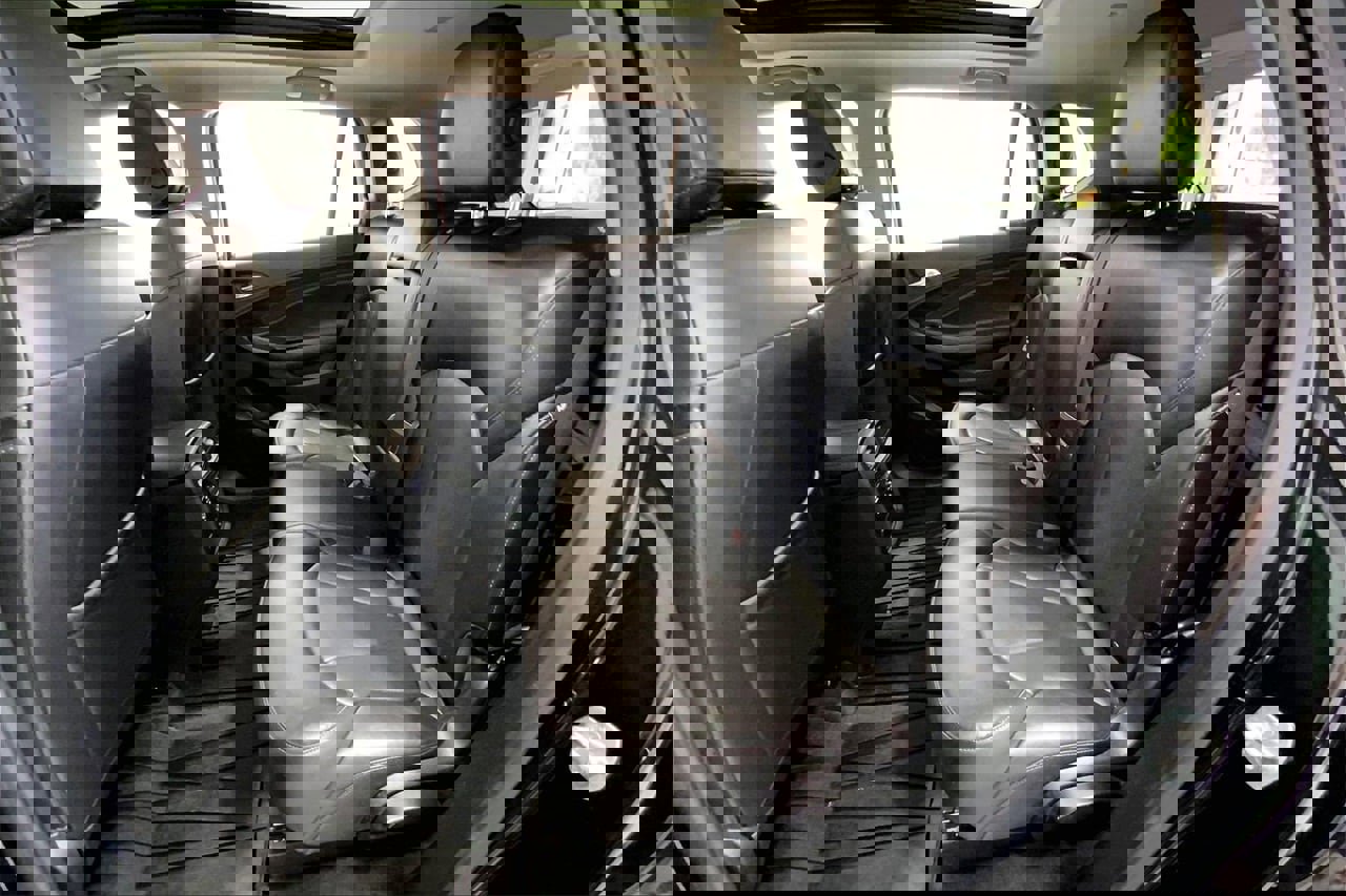 Used 2020 Buick Envision Essence w/ Experience Buick Package image 19