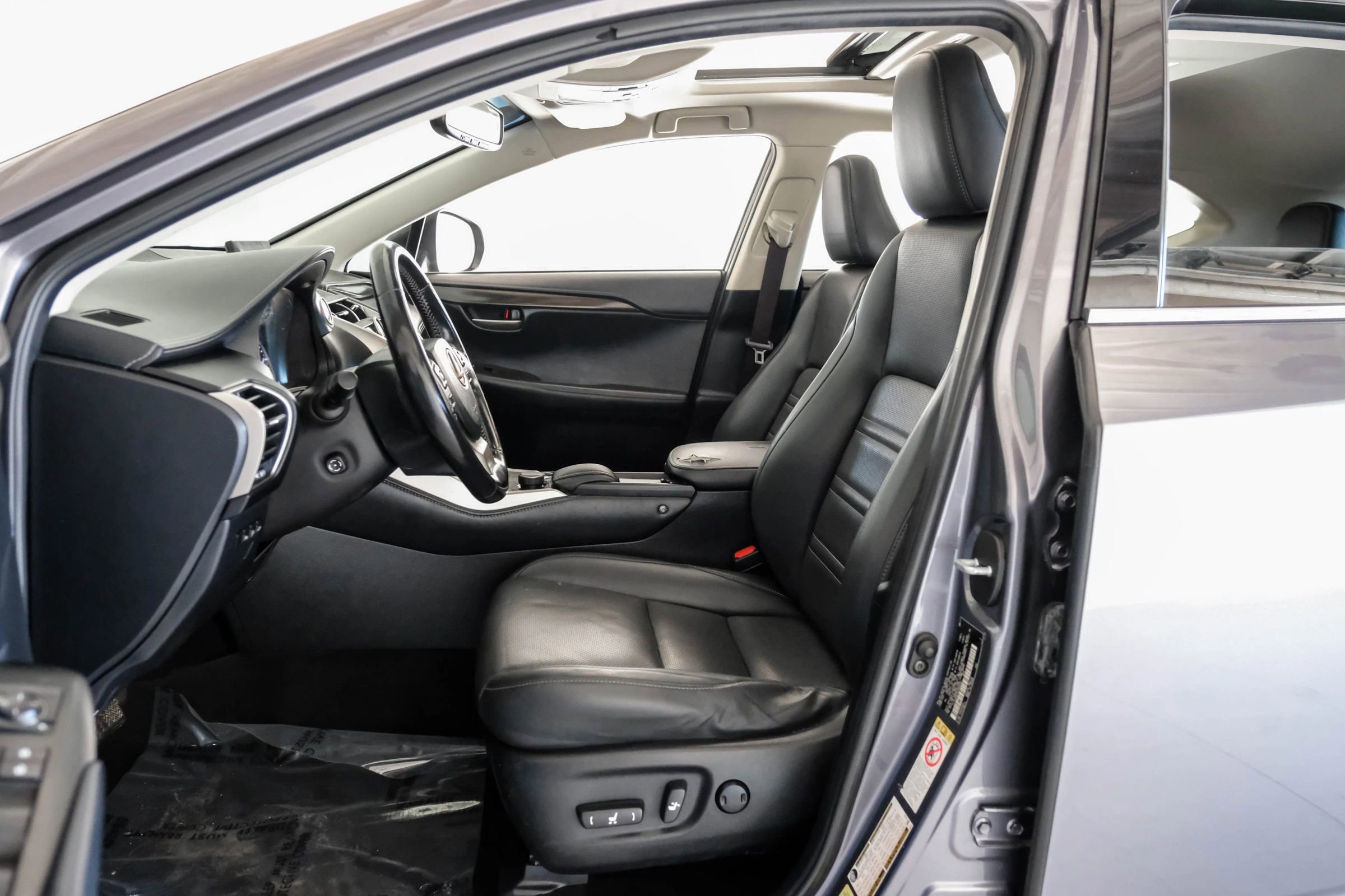 Used 2017 Lexus NX 200t FWD w/ Premium Package image 3