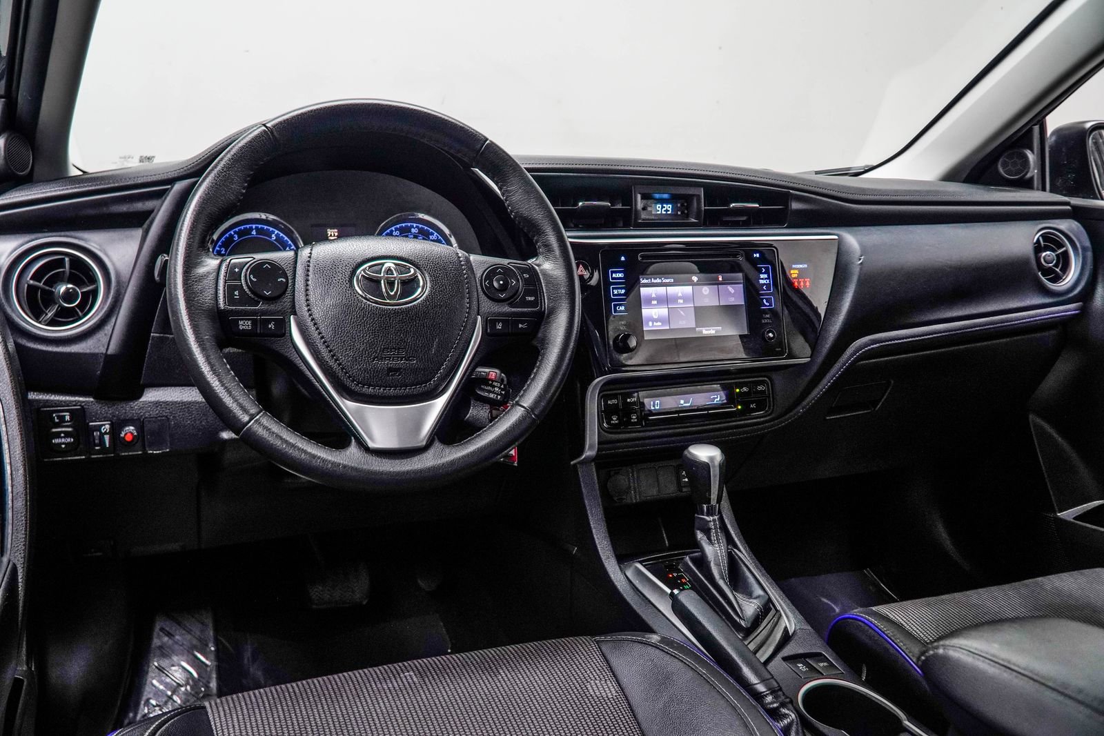 Used 2018 Toyota Corolla SE image 16