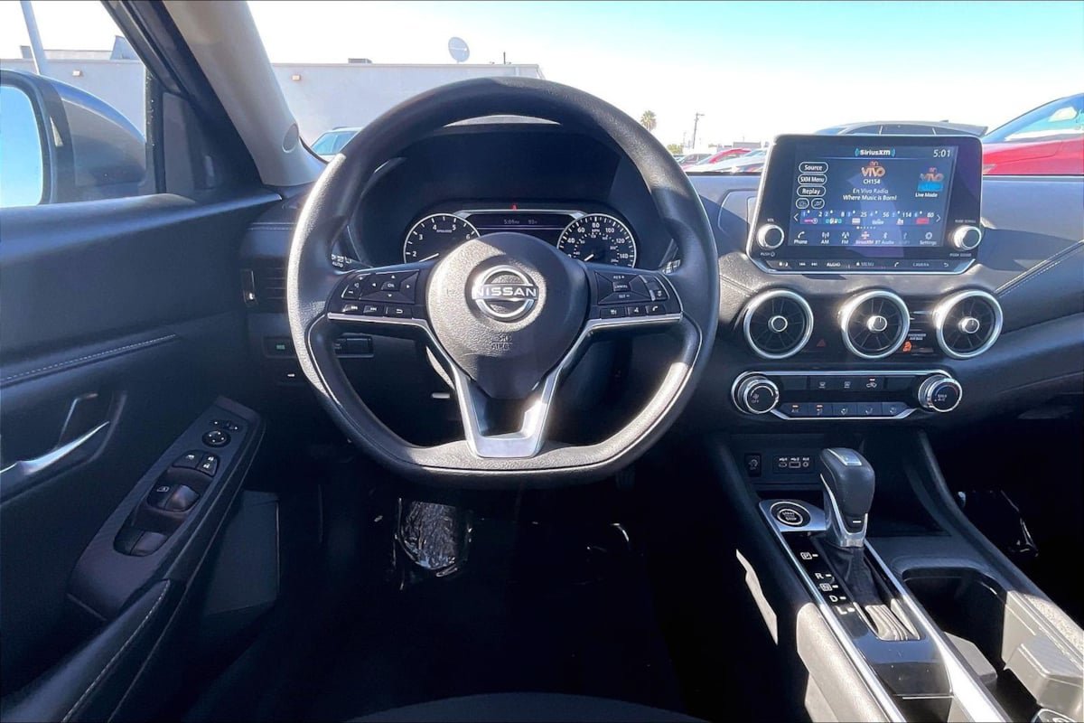 Used 2025 Nissan Sentra SV FWD image 5