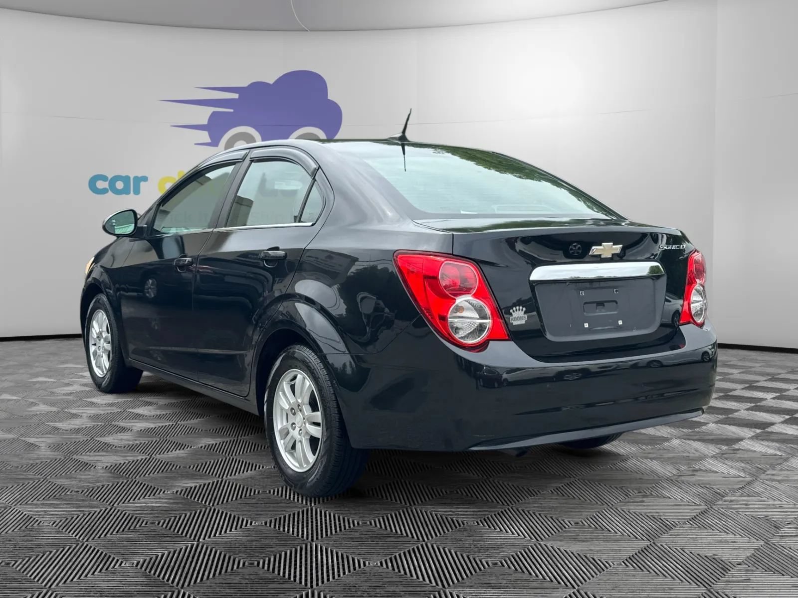 Used 2013 Chevrolet Sonic LT FWD image 3