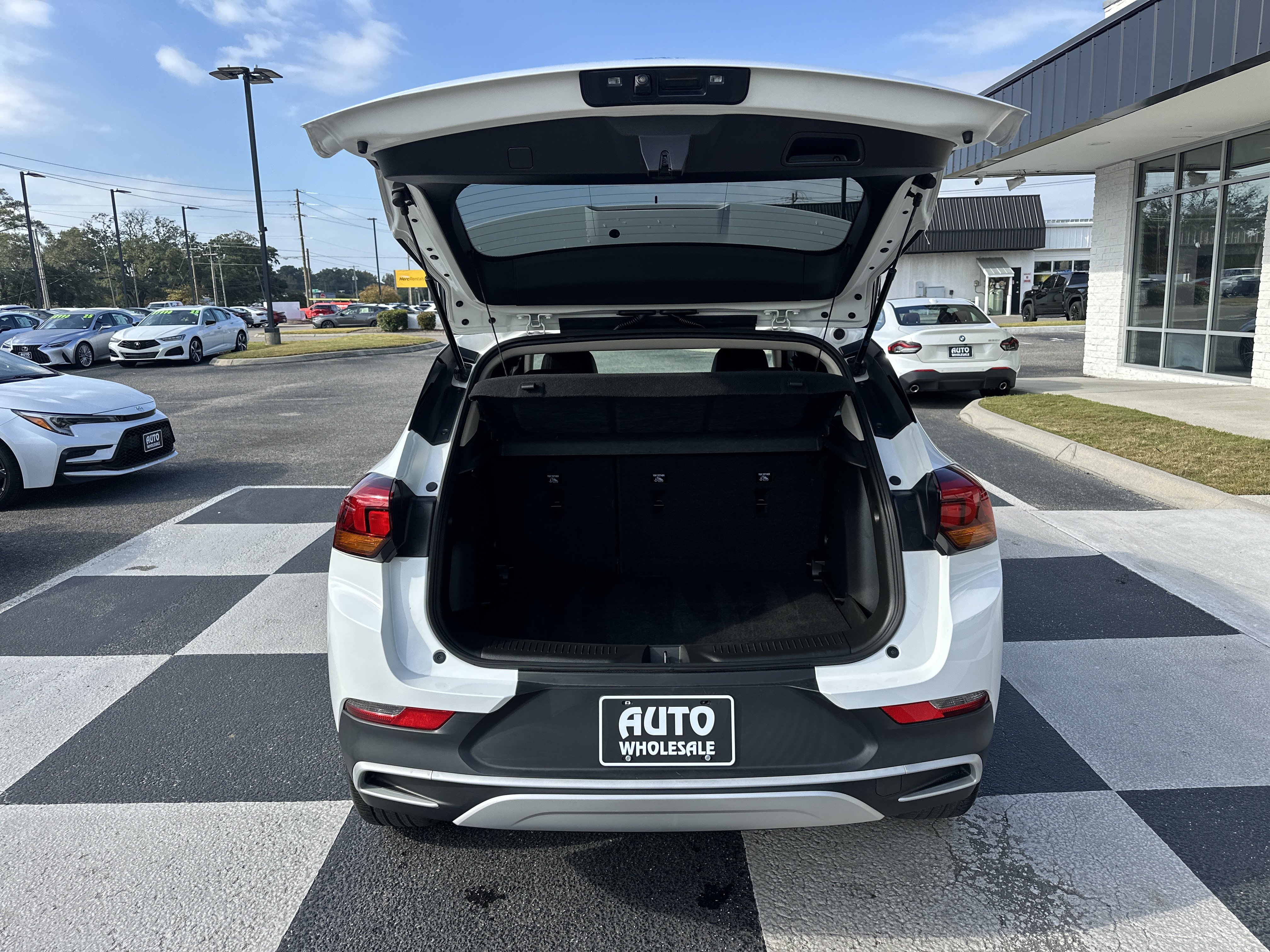 Used 2023 Buick Encore GX Select w/ Safety Package II AWD/4WD image 9
