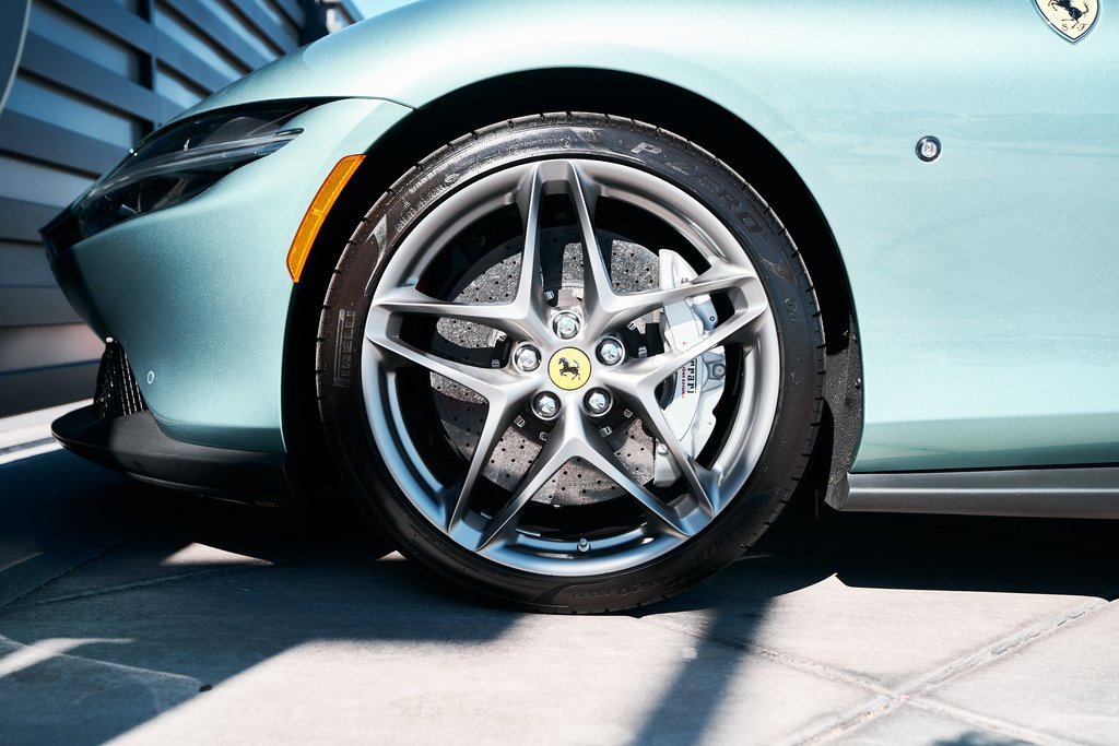 Used 2022 Ferrari Roma image 3
