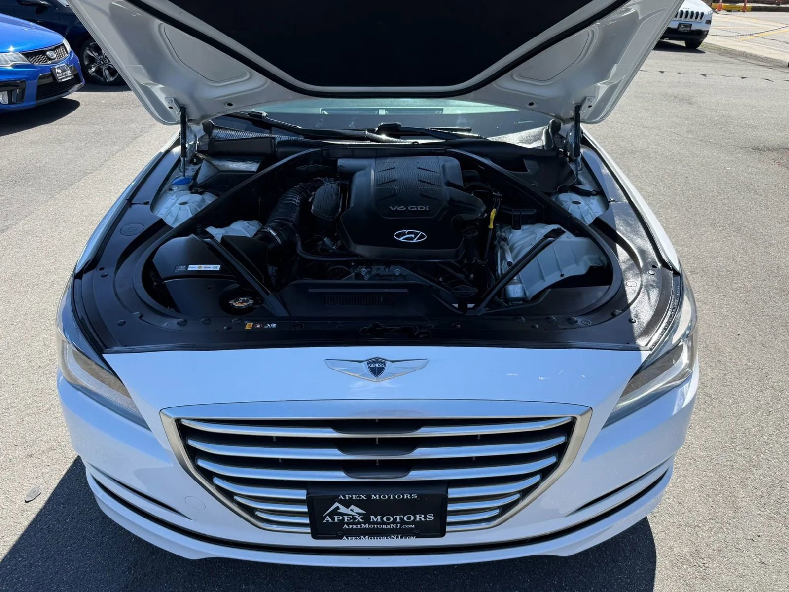 Used 2015 Hyundai Genesis 3.8 RWD image 48