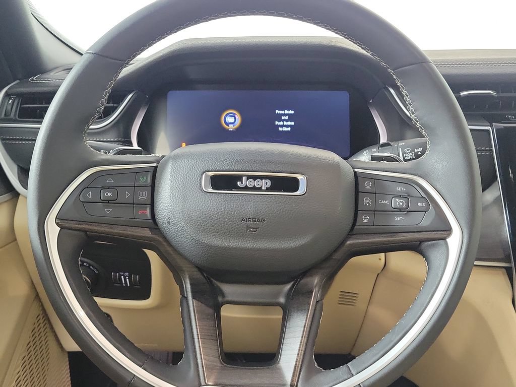 Used 2025 Jeep Grand Cherokee L Limited w/ Luxury Tech Group II RWD image 15