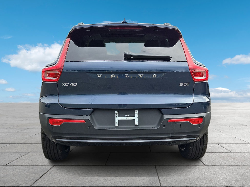 New 2026 Volvo XC40 B5 Ultra w/ Protection Package Premier AWD/4WD image 6