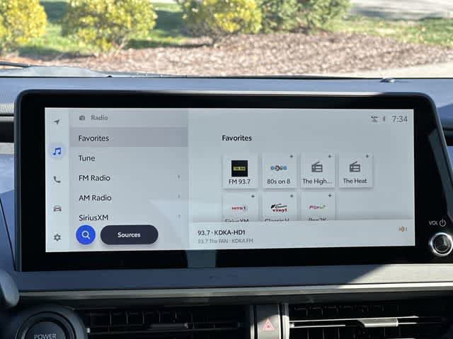 New 2026 Toyota Prius Plug-In Hybrid FWD image 11