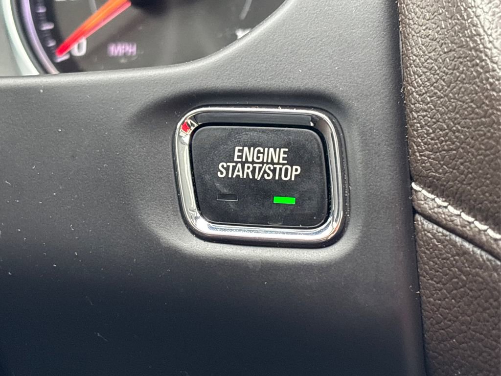 Used 2023 GMC Acadia SLE w/ LPO, Floor Liner Package image 28