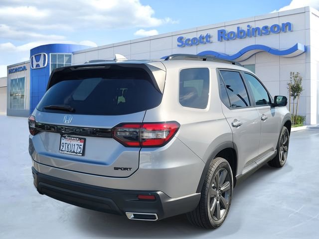 Certified 2025 Honda Pilot Sport image 4