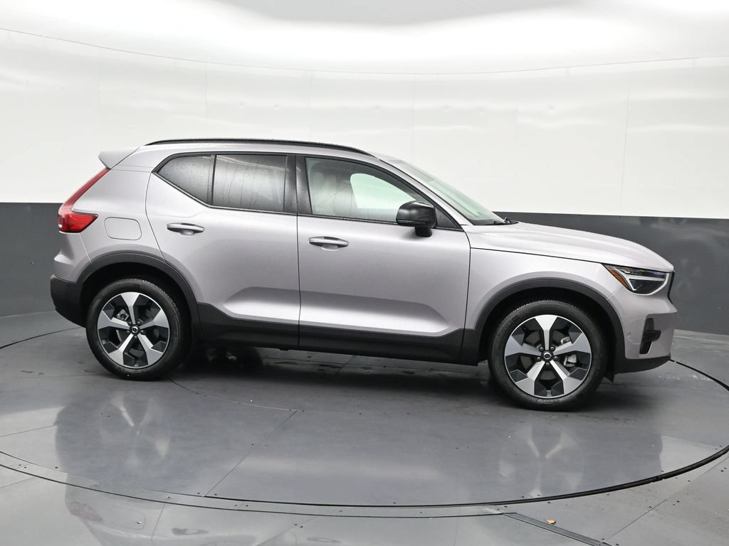 New 2026 Volvo XC40 B5 Plus w/ Protection Package Premier AWD/4WD image 6