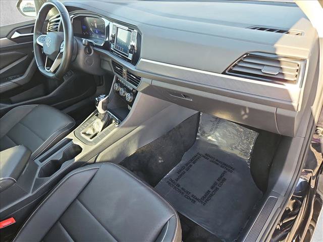 Used 2024 Volkswagen Jetta SE image 22
