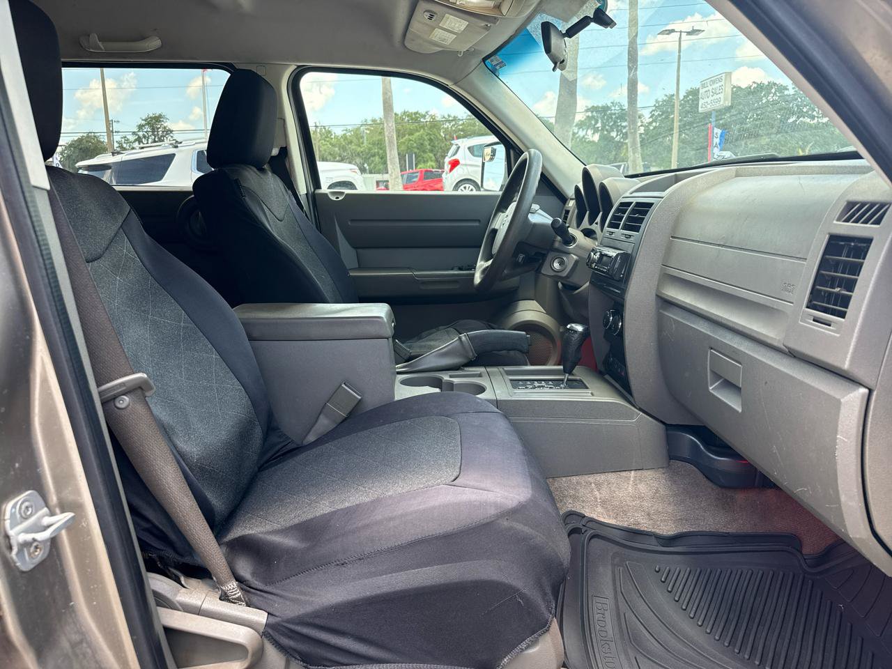 Used 2007 Dodge Nitro SXT RWD image 9
