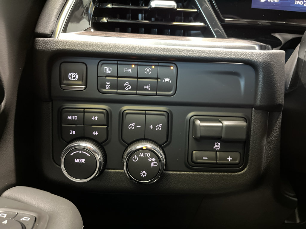 New 2026 Chevrolet Suburban LS w/ LS Custom Edition AWD/4WD image 30