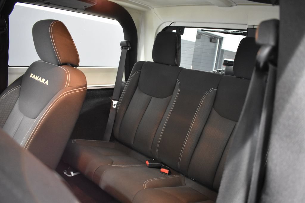 Used 2015 Jeep Wrangler Sahara w/ Connectivity Group AWD/4WD image 22