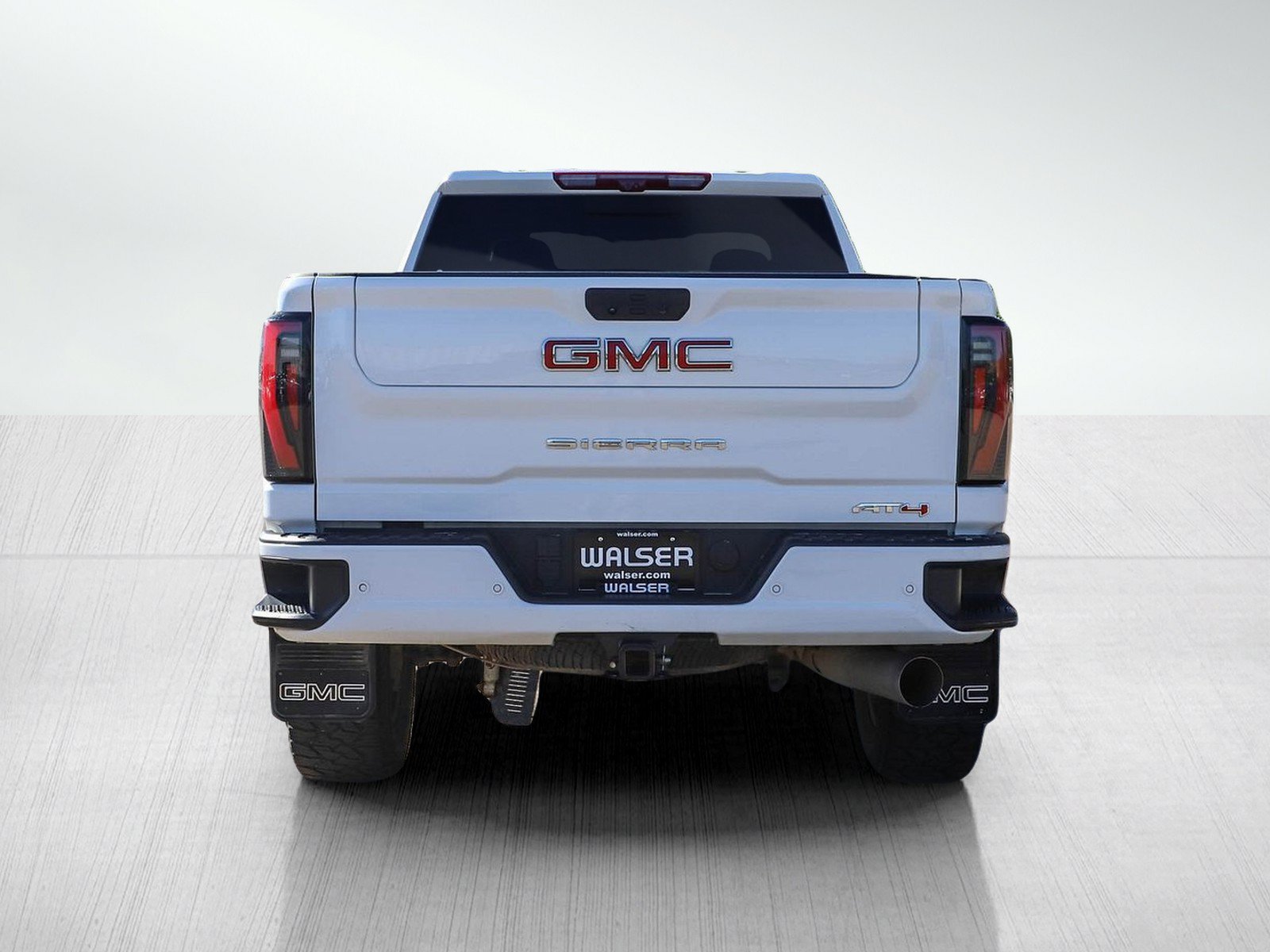 Used 2025 GMC Sierra 2500 AT4 w/ AT4 Premium Plus Package AWD/4WD image 4