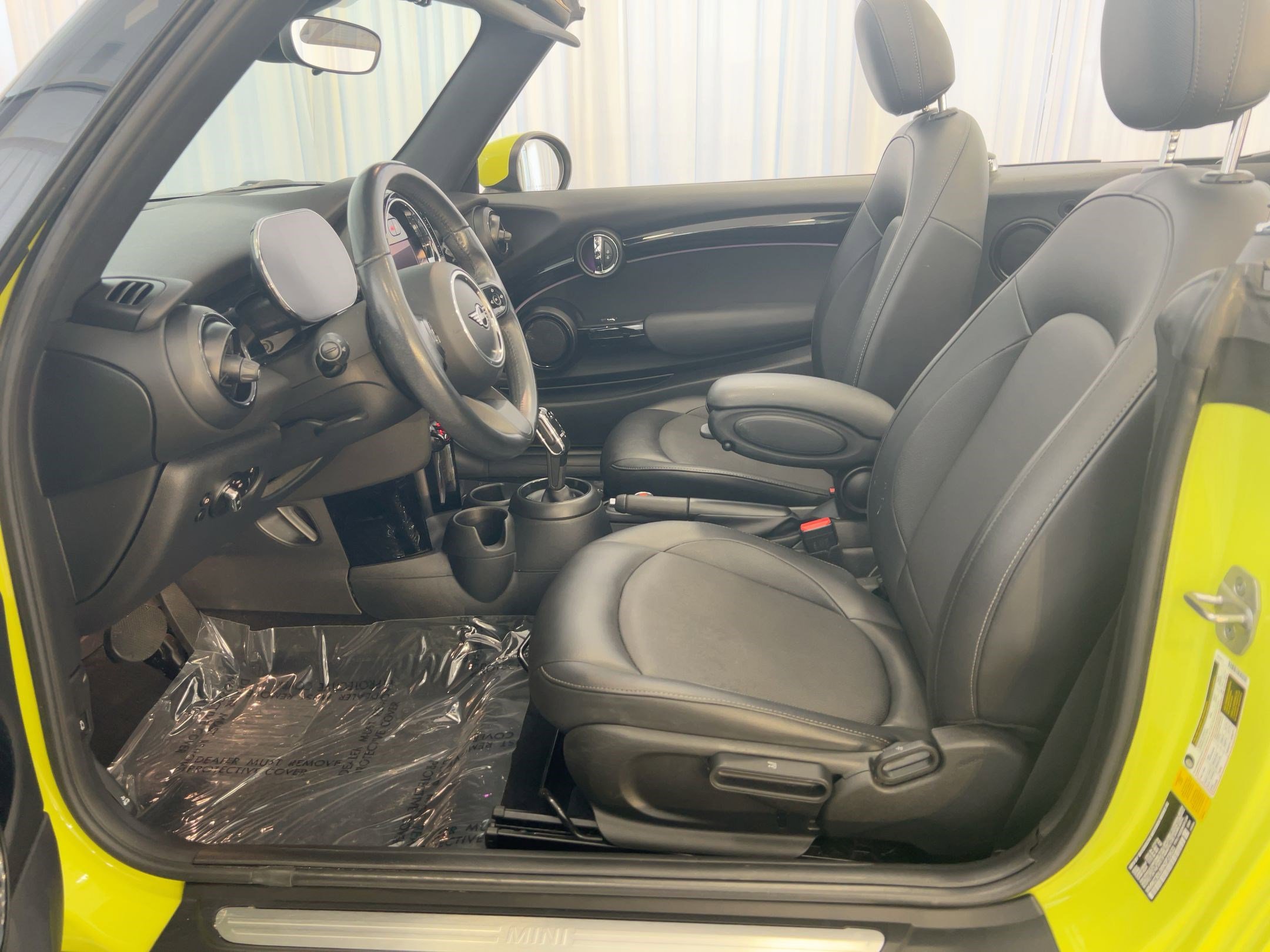 Used 2022 MINI Cooper Convertible image 5