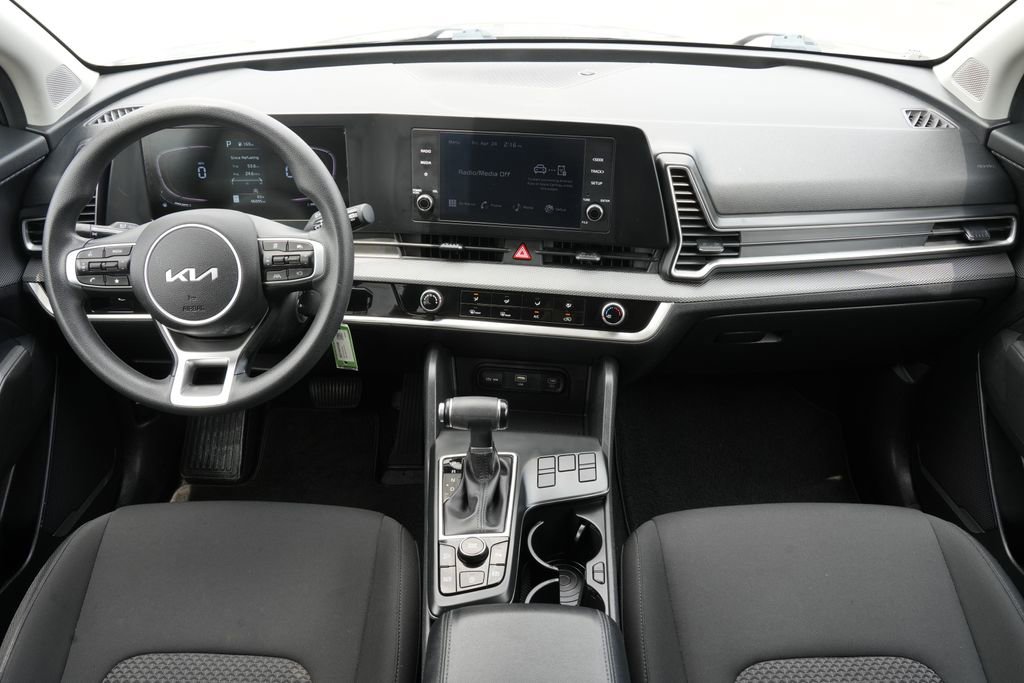 Used 2023 Kia Sportage LX FWD image 5