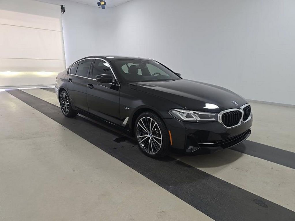 Used 2023 BMW 530e w/ Convenience Package RWD image 3