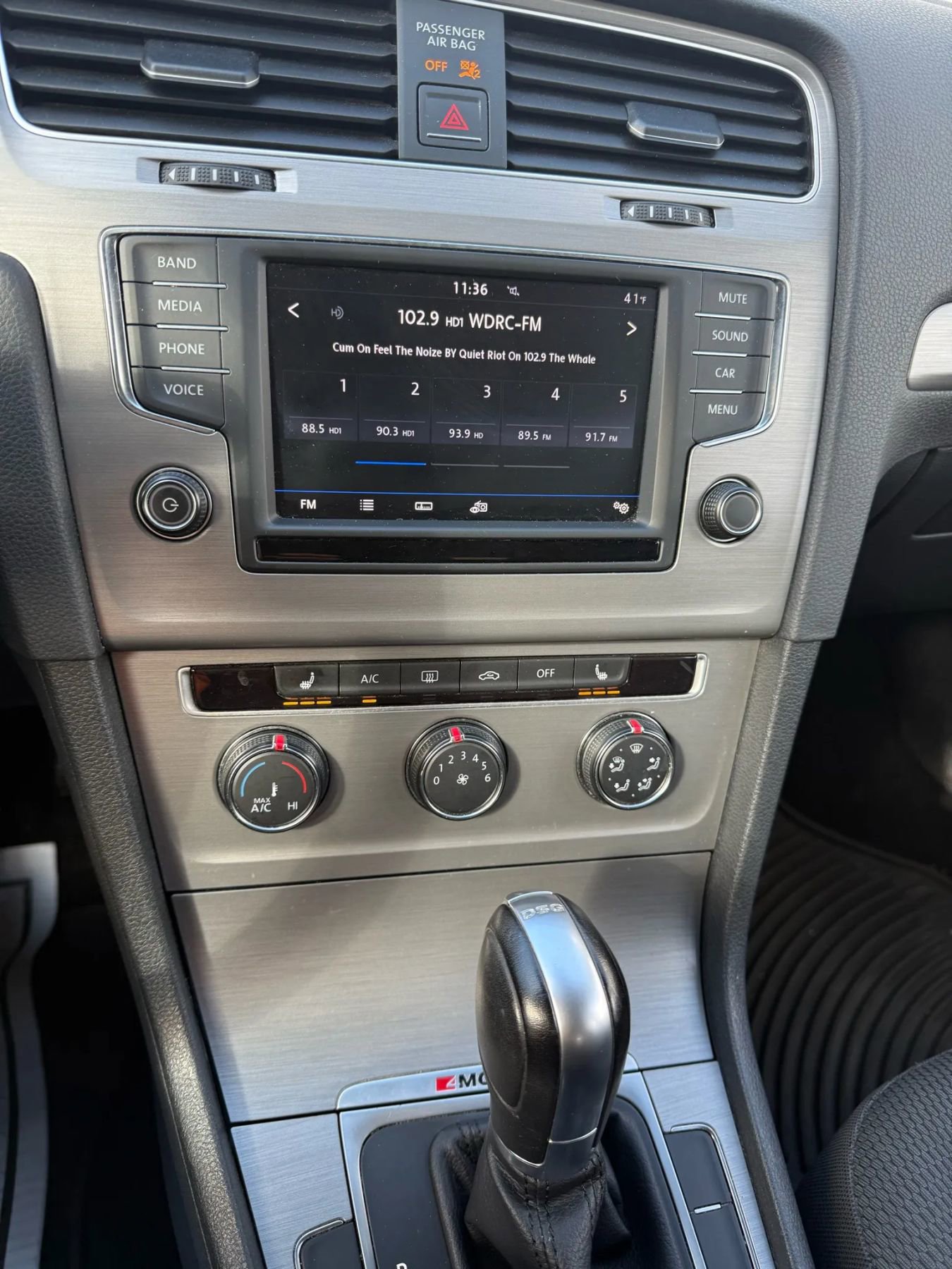 Used 2017 Volkswagen Golf S image 36