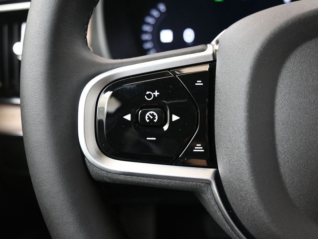 New 2026 Volvo XC90 B6 Plus w/ Protection Package Premier image 29