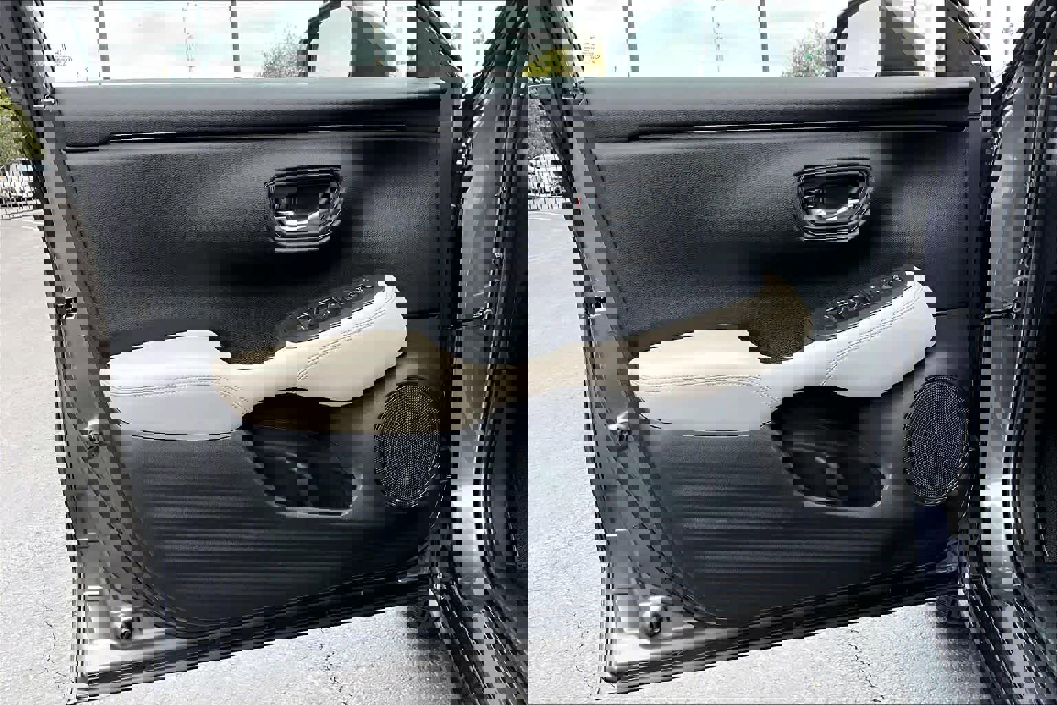 Used 2023 Honda HR-V LX image 25