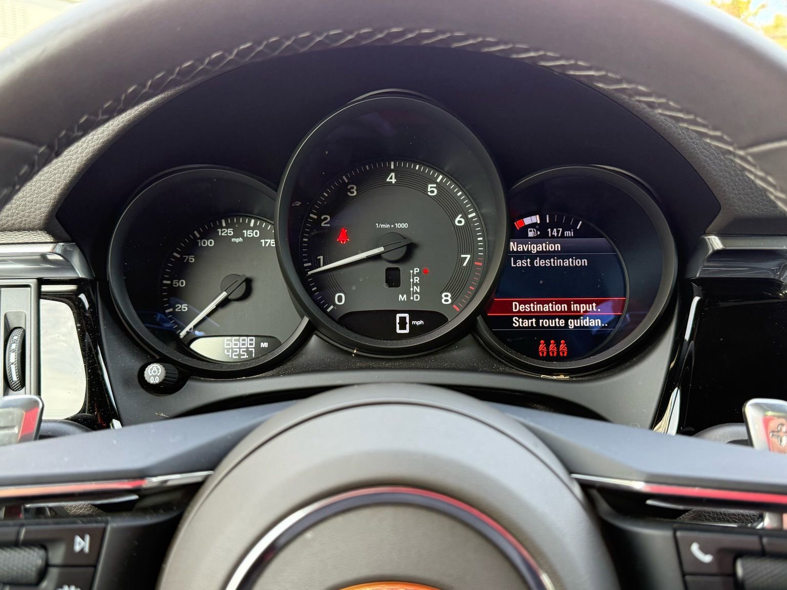 Used 2025 Porsche Macan image 16