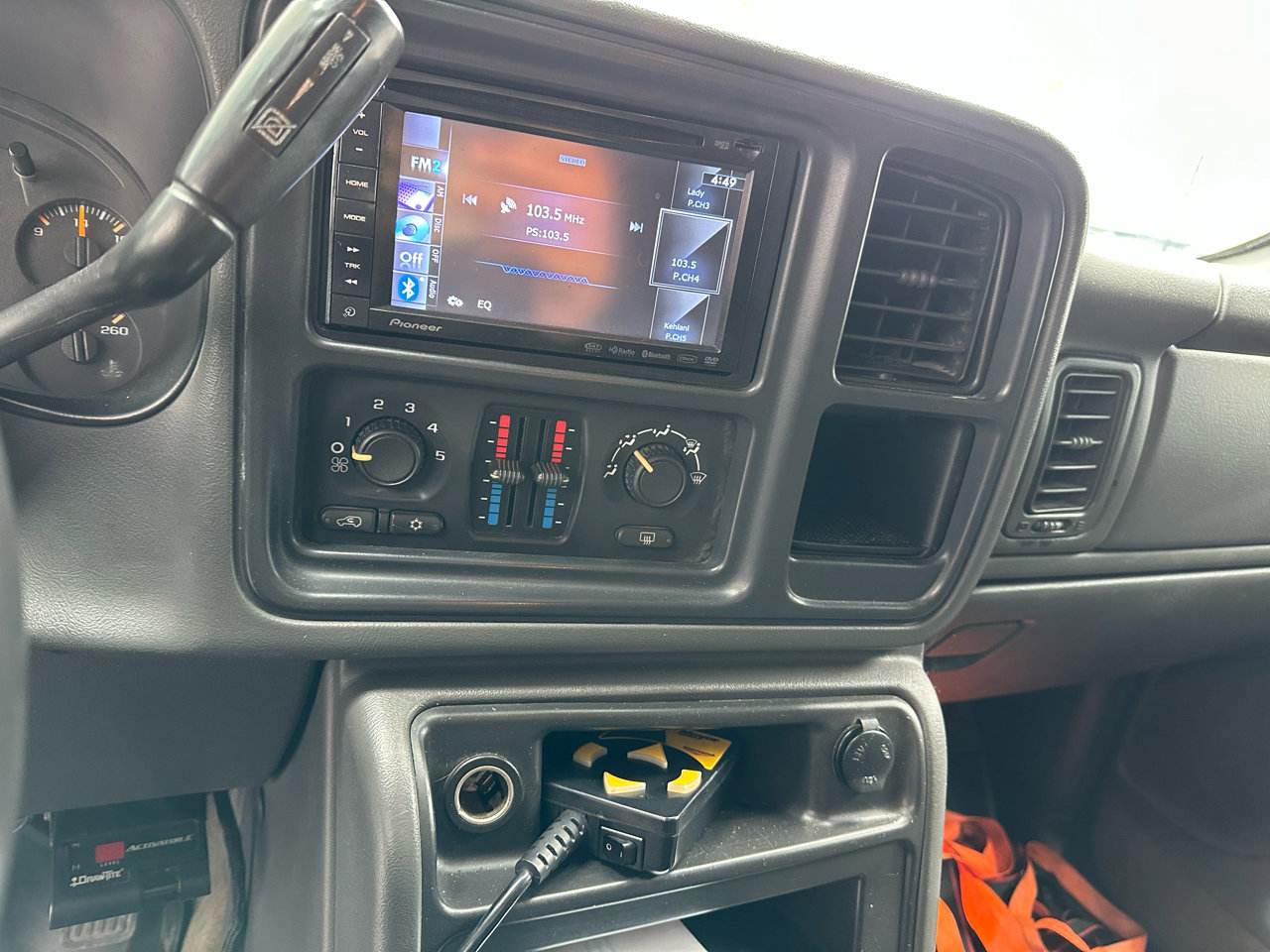 Used 2004 GMC Sierra 2500 SLE w/ Skid Plate Package image 22