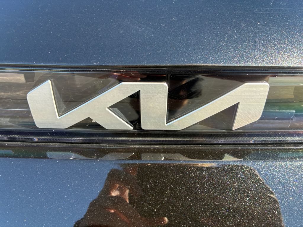 Certified 2025 Kia Soul LX w/ LX Technology Package FWD image 10