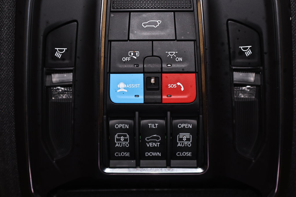 Used 2024 Jeep Grand Cherokee Limited AWD/4WD image 35