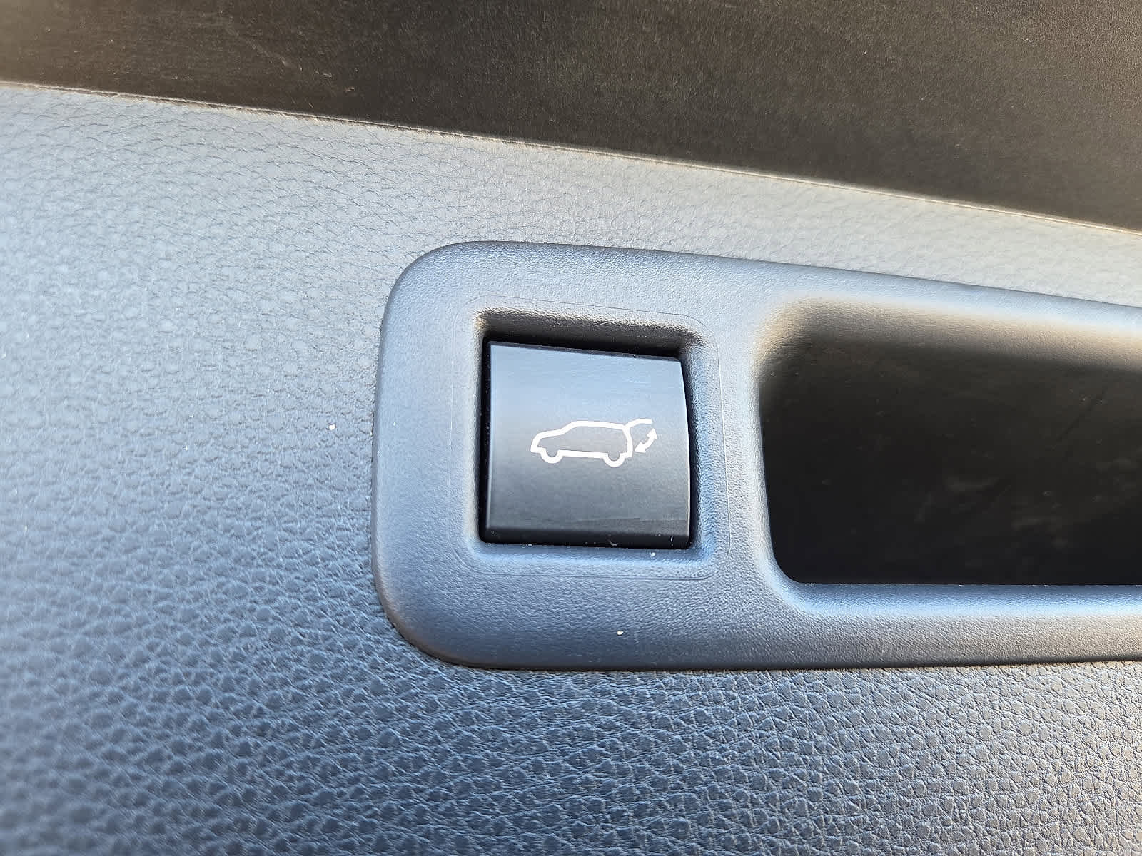 Certified 2024 Toyota Highlander LE image 29