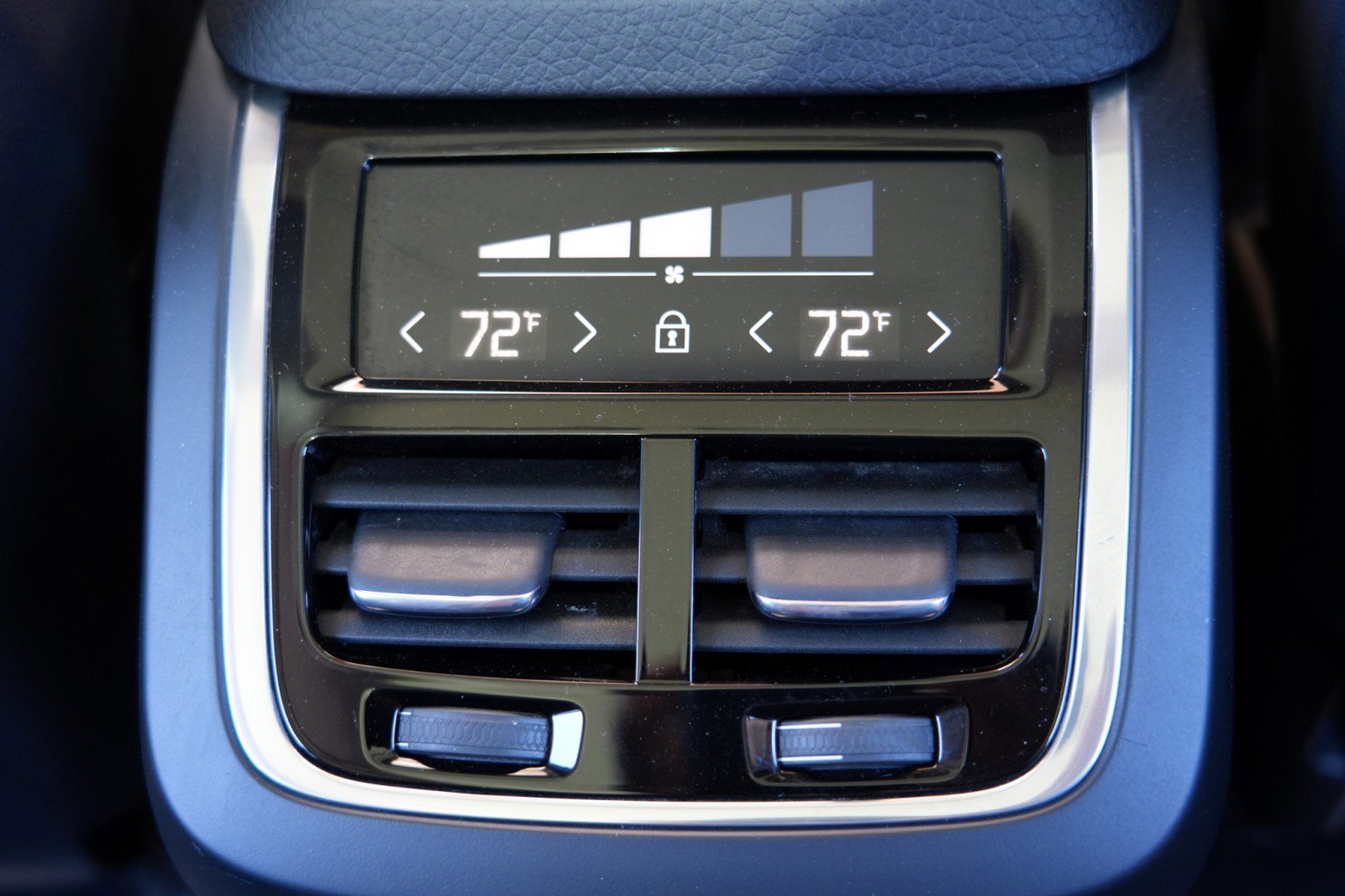 Used 2020 Volvo XC90 T6 Momentum AWD/4WD image 33